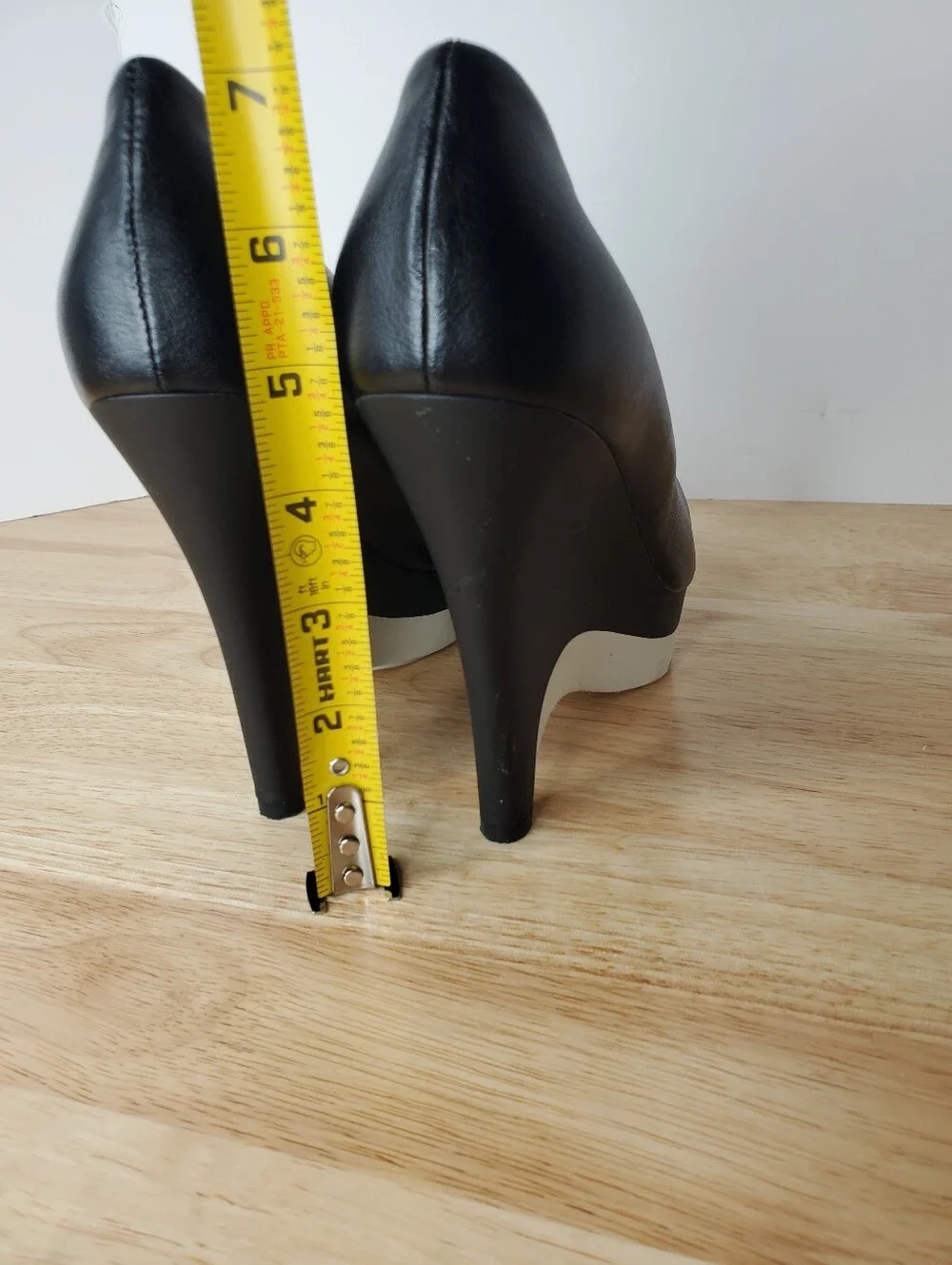 Stella McCartney Sculpted Wedge Platform Pumps Womens Size 39 US 9 Black White